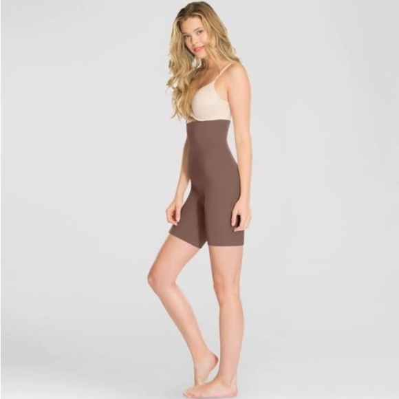 SPANX Assets NWT Light Brown Shaper Shaping High-Waist Shorts S Tummy Control - Picture 1 of 12